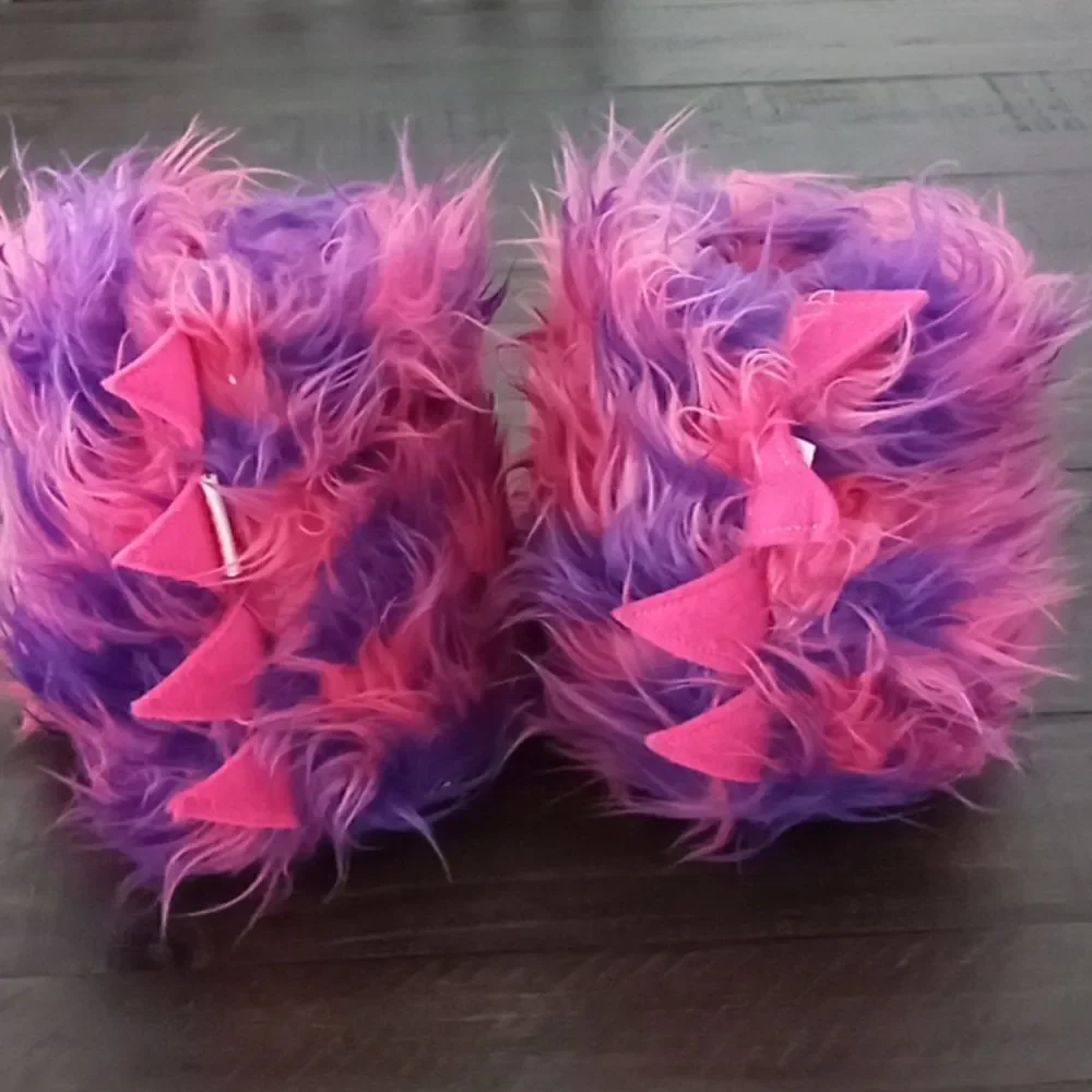 N/A dinosaur slippers